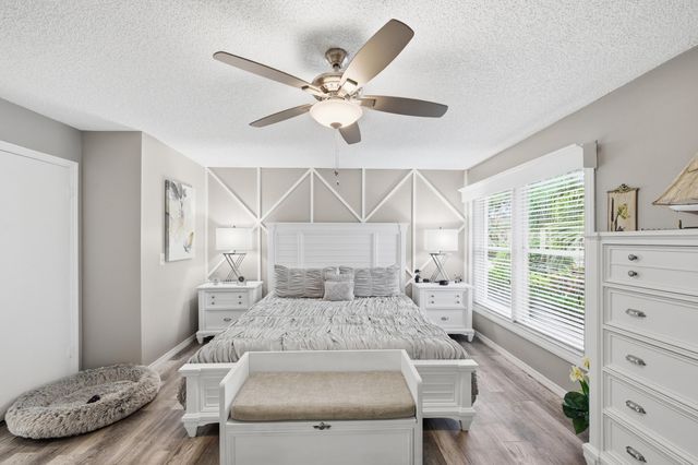 5743 Lakeview Mews Drive, Boynton Beach, FL 33437