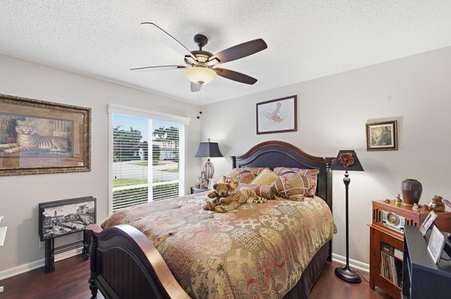 5743 Lakeview Mews Drive, Boynton Beach, FL 33437