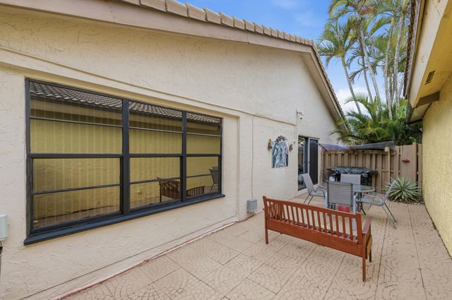 5743 Lakeview Mews Drive, Boynton Beach, FL 33437