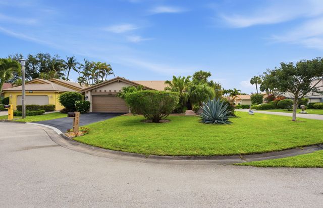 5743 Lakeview Mews Drive, Boynton Beach, FL 33437