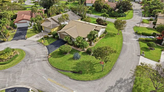 5743 Lakeview Mews Drive, Boynton Beach, FL 33437