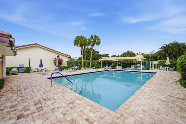 5743 Lakeview Mews Drive, Boynton Beach, FL 33437