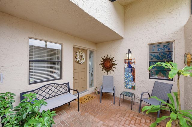 5743 Lakeview Mews Drive, Boynton Beach, FL 33437