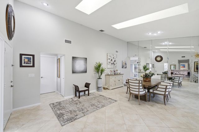 5743 Lakeview Mews Drive, Boynton Beach, FL 33437