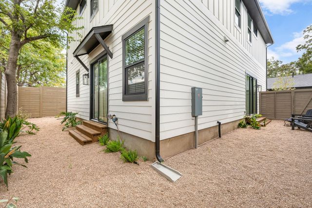 7812 Hardy DR 3, Austin, TX 78757