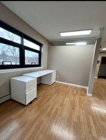 1545 Waukegan Road 2-8, Glenview, IL 60025