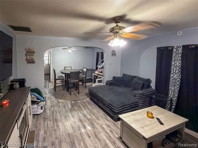 3916 Mackinaw Street, Saginaw, MI 48602