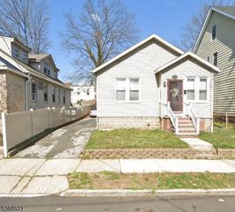 25 Bayview Ave, Newark City, NJ 07112
