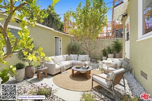 2050 Walgrove Avenue, Los Angeles, CA 90066