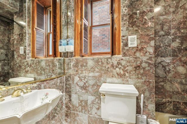 7722 Broadway, North Bergen, NJ 07047