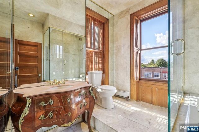 7722 Broadway, North Bergen, NJ 07047