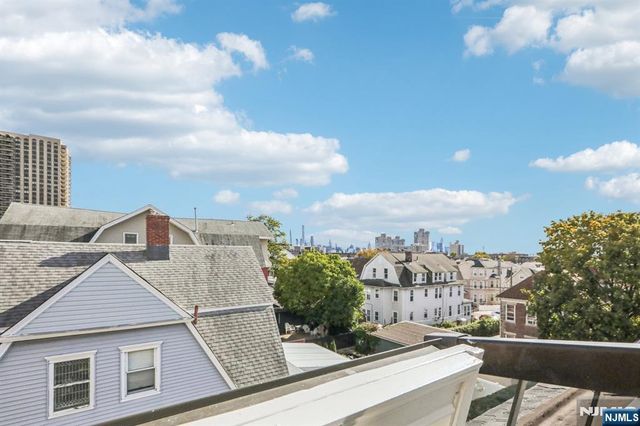 7722 Broadway, North Bergen, NJ 07047