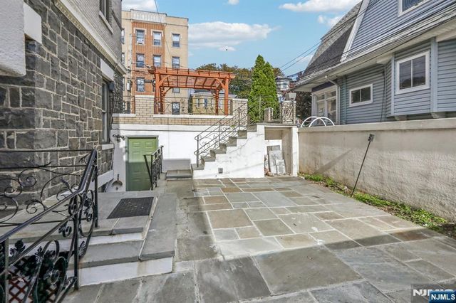 7722 Broadway, North Bergen, NJ 07047