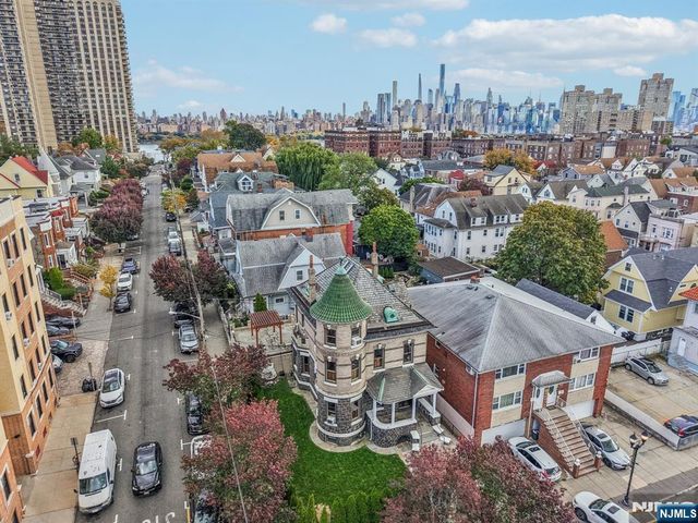 7722 Broadway, North Bergen, NJ 07047