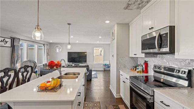 3813 SW Maryville Place, Lee's Summit, MO 64082