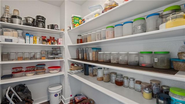 3813 SW Maryville Place, Lee's Summit, MO 64082