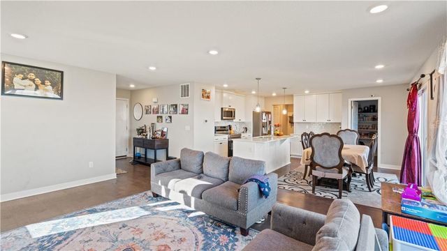 3813 SW Maryville Place, Lee's Summit, MO 64082