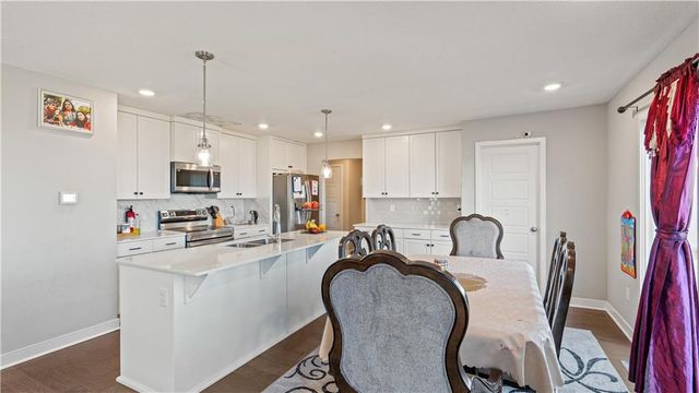 3813 SW Maryville Place, Lee's Summit, MO 64082