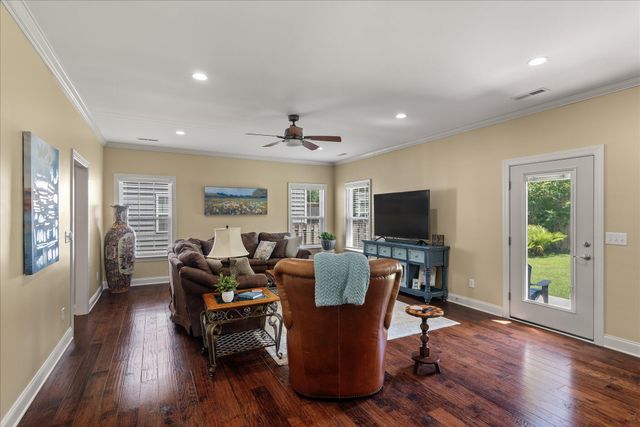 1904 Chestnut Oak Lane, Charleston, SC 29414