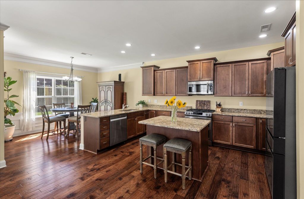 1904 Chestnut Oak Lane, Charleston, SC 29414