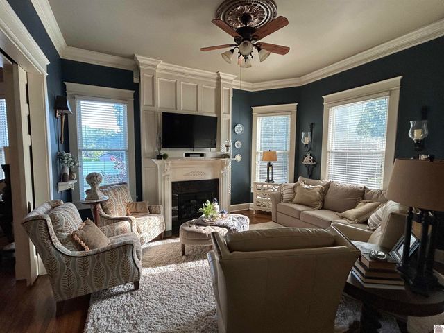 1208 Shelby McCallum Dr, Benton, KY 42025