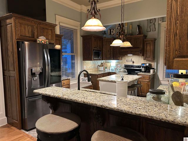 1208 Shelby McCallum Dr, Benton, KY 42025