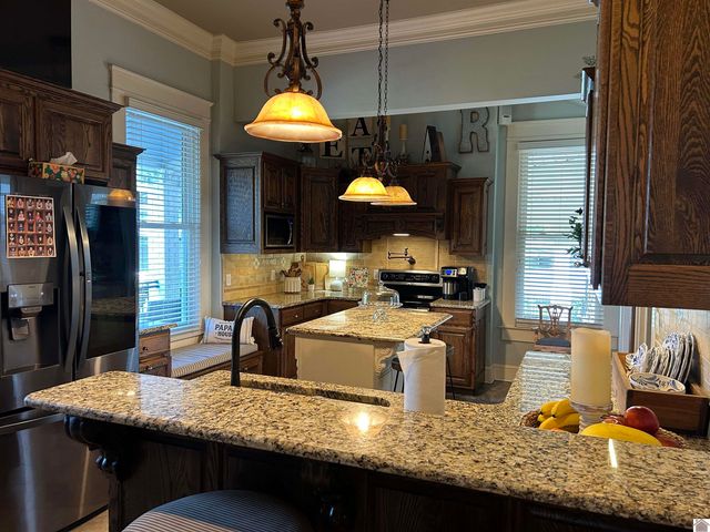 1208 Shelby McCallum Dr, Benton, KY 42025