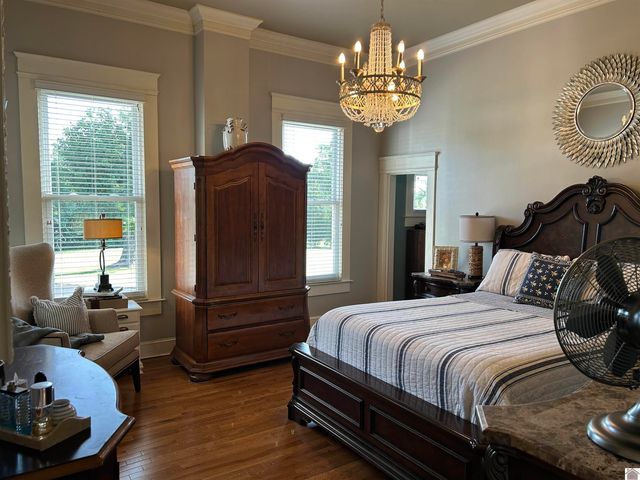 1208 Shelby McCallum Dr, Benton, KY 42025