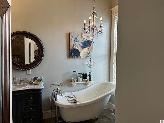 1208 Shelby McCallum Dr, Benton, KY 42025