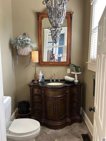 1208 Shelby McCallum Dr, Benton, KY 42025