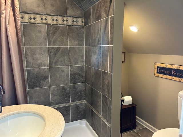 1208 Shelby McCallum Dr, Benton, KY 42025