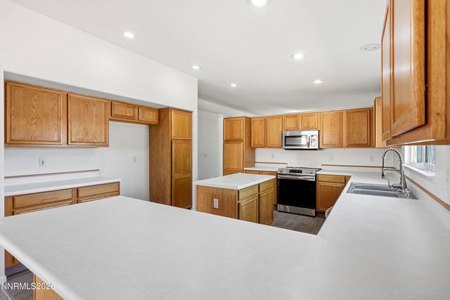 17743 Fossil Court, Reno, NV 89508