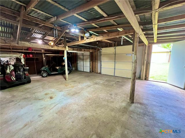 1506 Golf Course Road, Gatesville, TX 76528