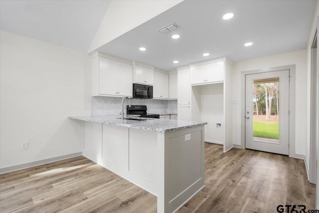 443 Harmony St., Tyler, TX 75702