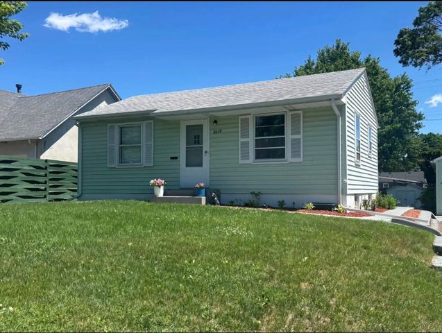 8519 Stevens Avenue S, Bloomington, MN 55420