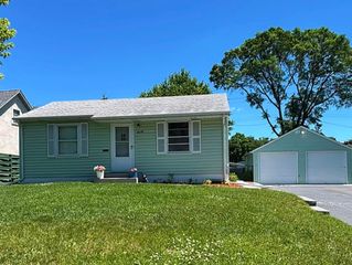 8519 Stevens Avenue S, Bloomington, MN 55420