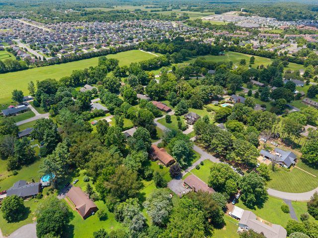 3524 Castlewood Ct, Murfreesboro, TN 37128