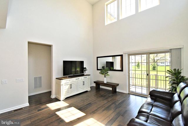 442 SANCTUARY CT, North Wales, PA 19454