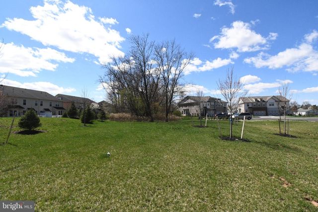 442 SANCTUARY CT, North Wales, PA 19454