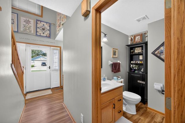 1008 Golfers Court SE, Rochester, MN 55904