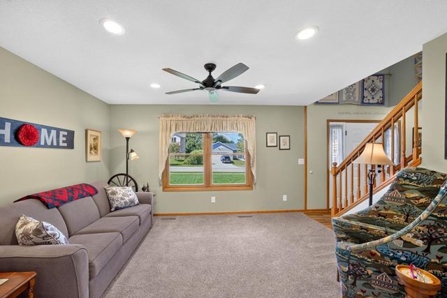 1008 Golfers Court SE, Rochester, MN 55904