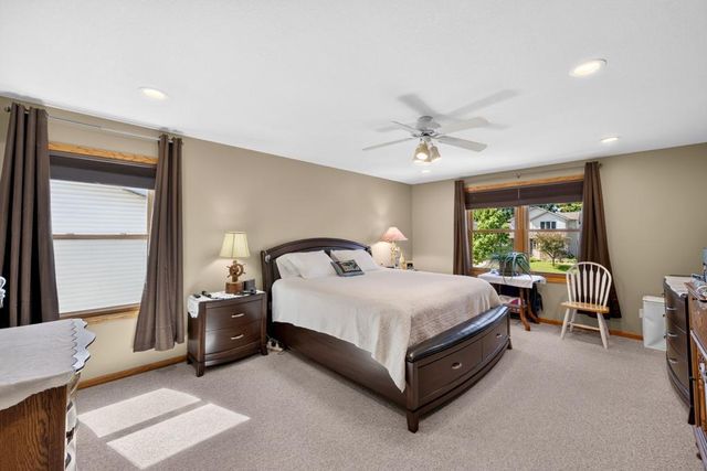 1008 Golfers Court SE, Rochester, MN 55904