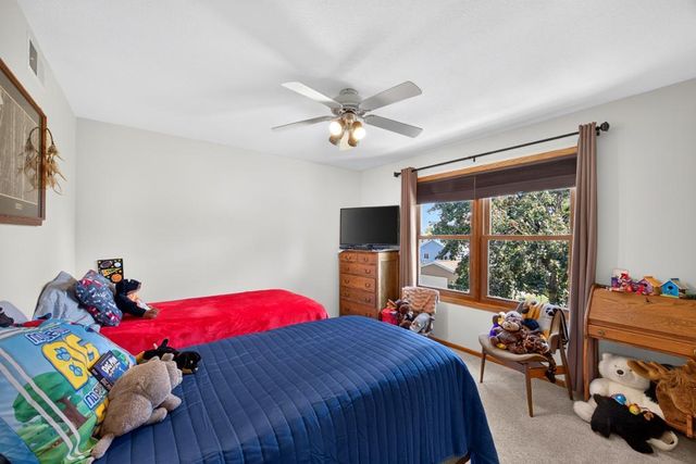 1008 Golfers Court SE, Rochester, MN 55904