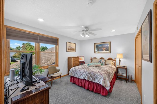 1008 Golfers Court SE, Rochester, MN 55904