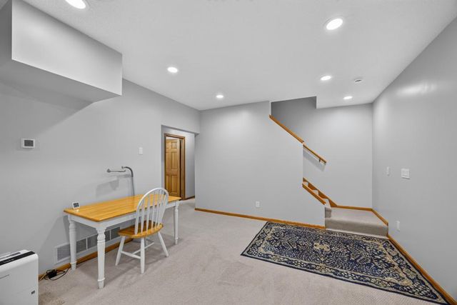 1008 Golfers Court SE, Rochester, MN 55904