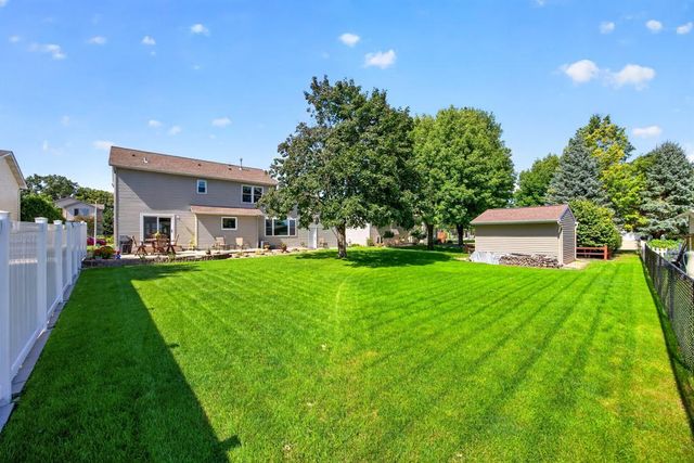 1008 Golfers Court SE, Rochester, MN 55904