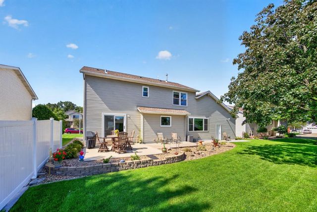 1008 Golfers Court SE, Rochester, MN 55904