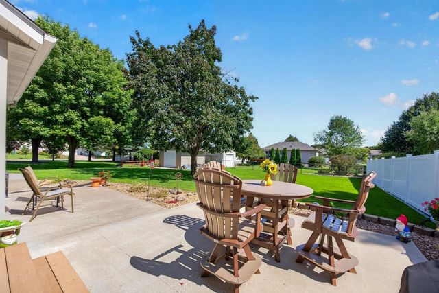 1008 Golfers Court SE, Rochester, MN 55904