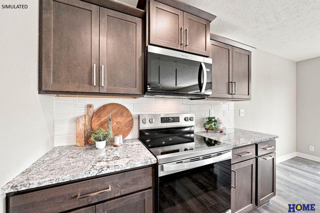 8846 Peregrine Road, Lincoln, NE 68505