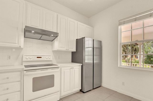 216 Juniper Way, Jupiter, FL 33458